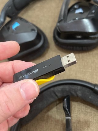 2 x Auriculares Corsair Void RGB para recambios