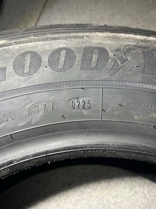 Goodyear 215 65 16C