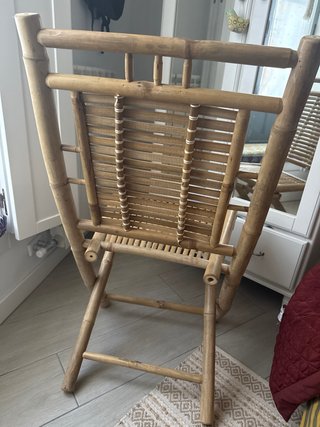 Silla de bambú y madera