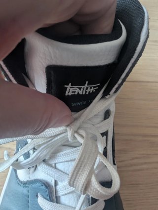 Zapatillas altas Tenth grises y blancas