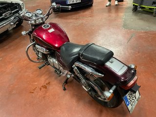 Hyosung Aquila 125 Negra/Burdeos