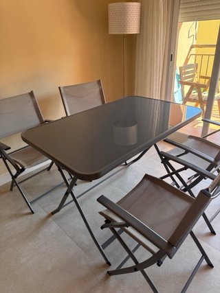 Mesa y 4 Sillas Terraza Plegables
