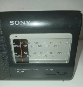 Radio Sony ICF-780 FM/AM Vintage con cable