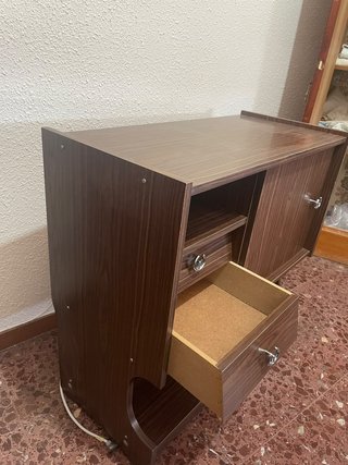 Mueble auxiliar madera con cajones y puerta