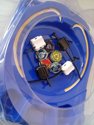 Beyblade X Arena + 2 Beyblade