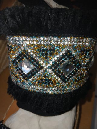 Sandalias de cuña con pedrería y lazos