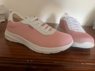 Zapatillas Dian rosas y blancas