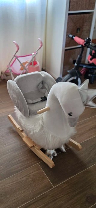 Caballito balancín cisne peluche