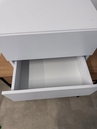 Mesitas de noche colgantes madera sin usar!