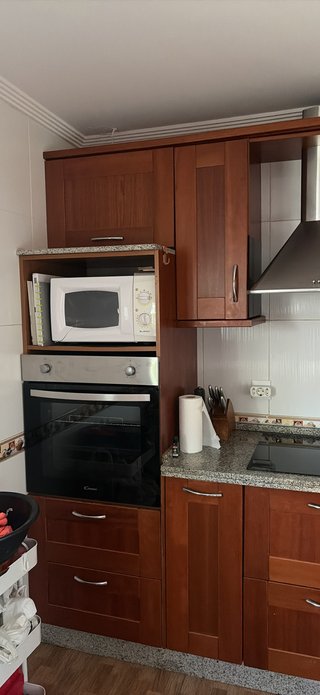 Cocina de madera como nueva