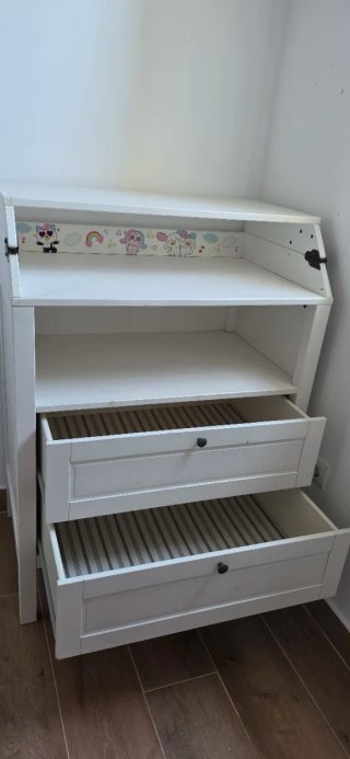Mueble cambiador blanco con cajones