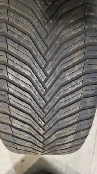 80€ 2Neumáticos Michelin CrossClimate e 225 55 R17