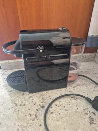 Cafetera Nespresso DeLonghi Negra