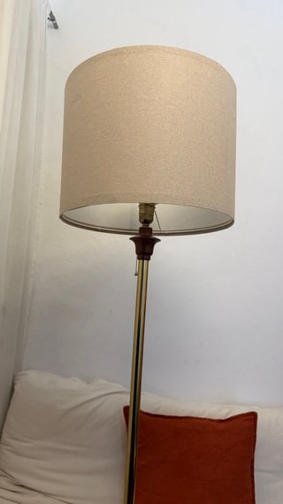 Lámpara de pie antigua madera y dorado