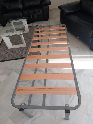 Somier metálico con láminas de madera