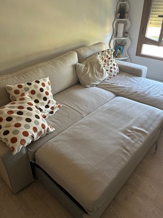 Sofá modular beige y multicolor