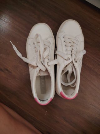 Zapatillas Mustang Blancas y Rosas 37. Apenas uso.