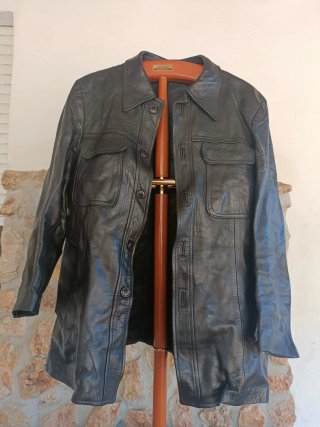 Cazadora de cuero negra talla M