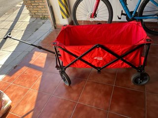 Carrito de playa rojo