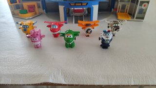 Super Wings Base con Personajes