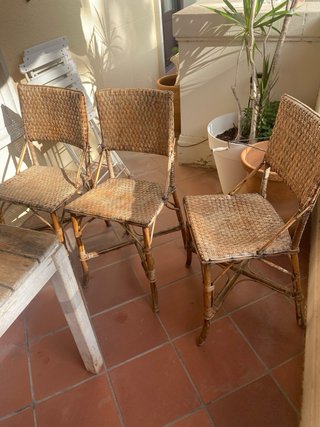 2 Sillones y 3 Sillas de Mimbre. Para restaurar