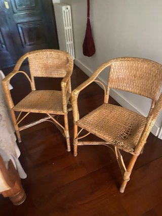 2 Sillones y 3 Sillas de Mimbre. Para restaurar