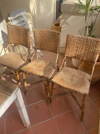 2 Sillones y 3 Sillas de Mimbre. Para restaurar