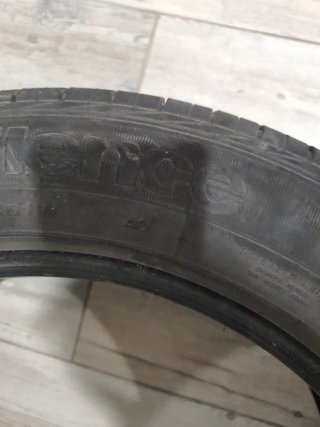 Se vende  neumáticos  2 UNIDADES GOODYEAR AO
