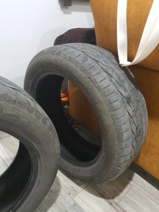 Se vende  neumáticos  2 UNIDADES GOODYEAR AO