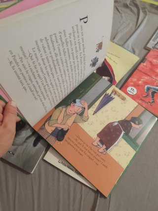 8 libros en catalán + cd de cuento