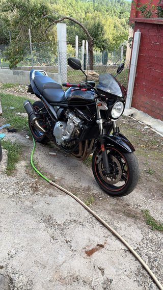 Suzuki Bandit 650 Negra,