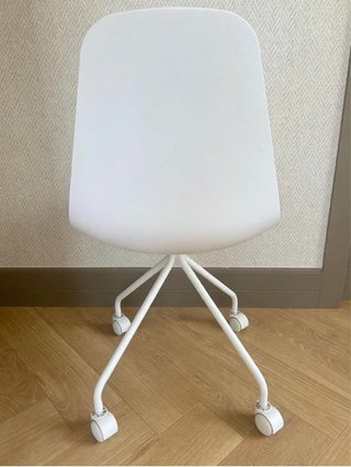 Silla nórdica blanca con ruedas 3 uds (precio ud)