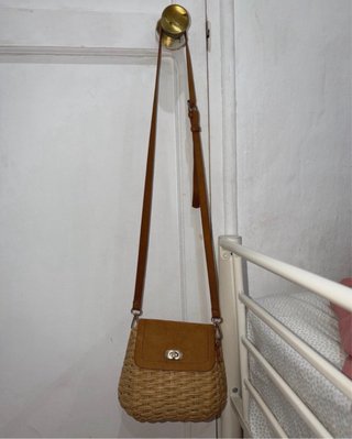 Bolso de mimbre y ante