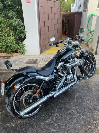 Harley Davidson CVO Breakout 2016 Negra