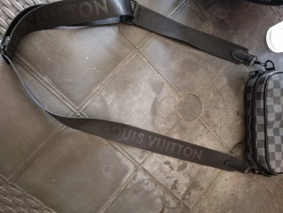 Bandolera Louis Vuitton Negra/Gris