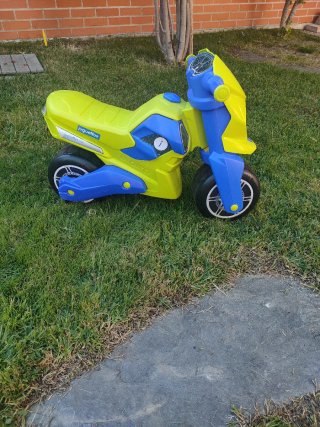 Moto correpasillos Juguettos
