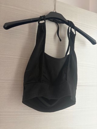 Top cuello halter negro