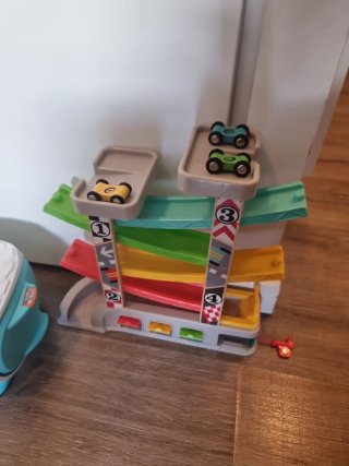 Rampa de coches de juguete