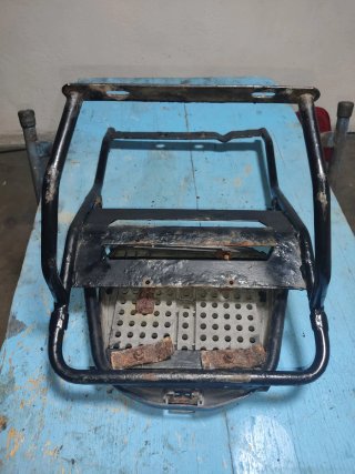 Baul y herrajes para vespa.