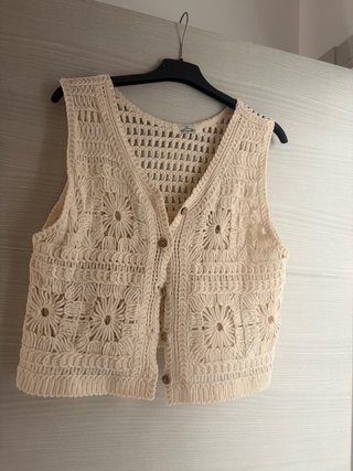Chaleco de crochet beige