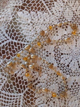 Collar Monet Dorado y Perlas