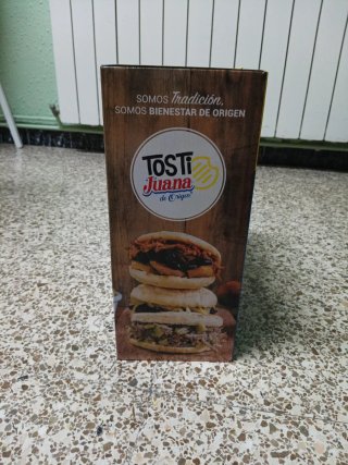 Plancha Tosti Juana para Arepas con caja.