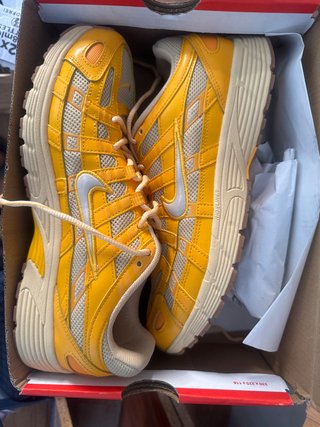 Nike Zapatillas Amarillas y Beige