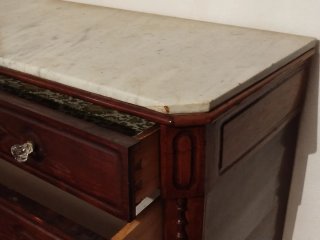 Cómoda del siglo XIX de madera maziza de 5 cajones