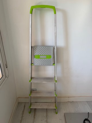 Escalera de aluminio plegable
