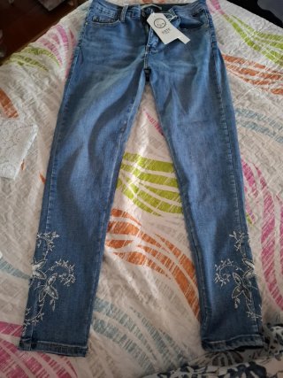 Pantalón vaquero SIXTE con brillos
