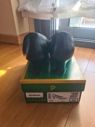 Zapatos de piel negros Pitillos