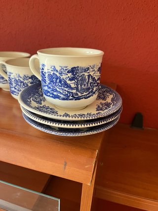 Tazas de porcelana azul y blanco