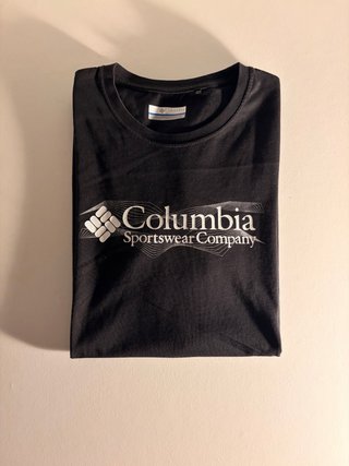 Camiseta Columbia Negra