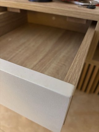 Escritorio madera y metal en blanco